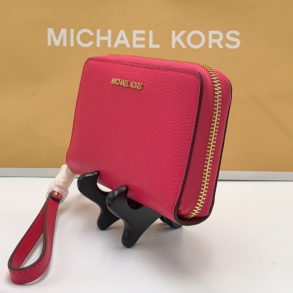 MICHAEL KORS LARGE FLAT MULTIFUNCTIONAL PHONE CASE ELECTRIC PINK COLOR - Picture 5 of 12